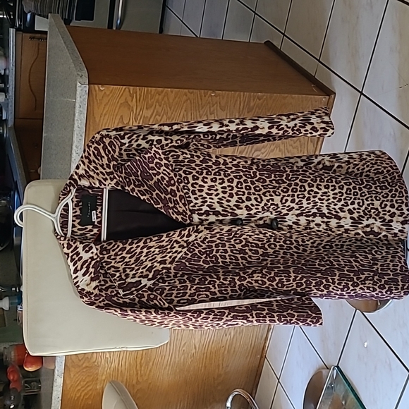 Tahari Leopard print trench jacket - Picture 1 of 8
